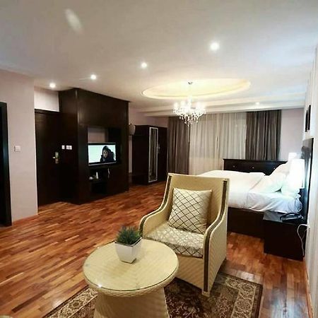 Tivoli Hotel Seafront Ikoyi Aliayabiagba Ngoại thất bức ảnh