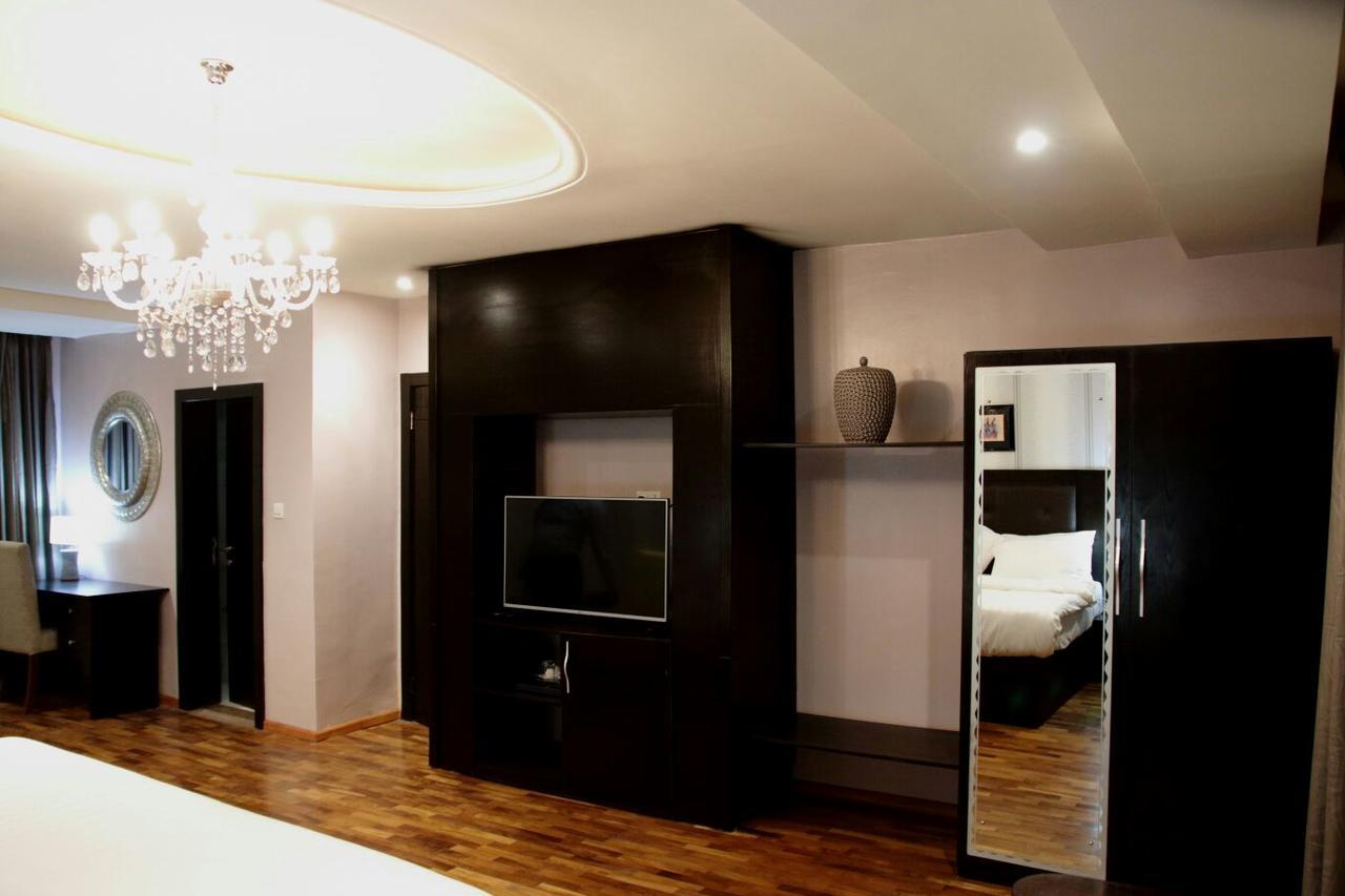 Tivoli Hotel Seafront Ikoyi Aliayabiagba Ngoại thất bức ảnh